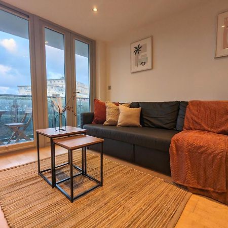 Apartment 100M From Fistral Beach- Underground Parking-Surf Shower & Locker- Sleeps 6 New Quay Zewnętrze zdjęcie