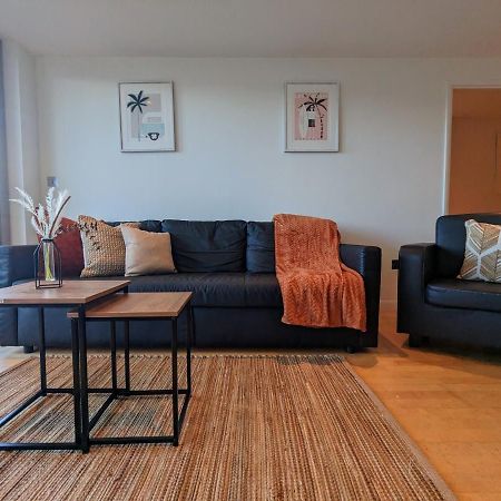 Apartment 100M From Fistral Beach- Underground Parking-Surf Shower & Locker- Sleeps 6 New Quay Zewnętrze zdjęcie