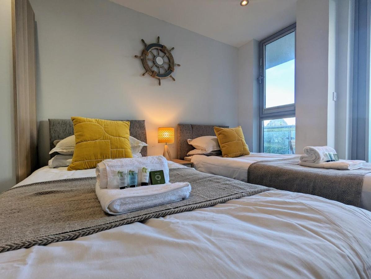 Apartment 100M From Fistral Beach- Underground Parking-Surf Shower & Locker- Sleeps 6 New Quay Zewnętrze zdjęcie