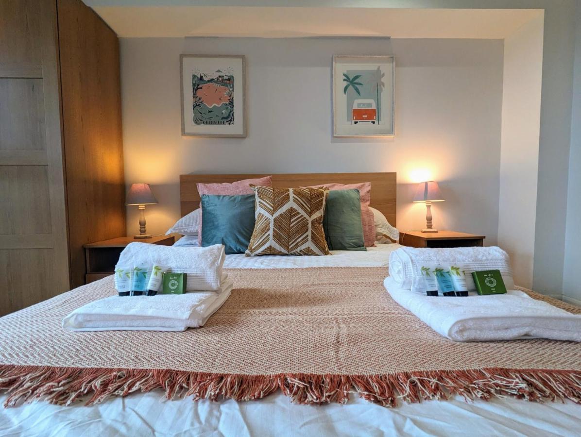 Apartment 100M From Fistral Beach- Underground Parking-Surf Shower & Locker- Sleeps 6 New Quay Zewnętrze zdjęcie