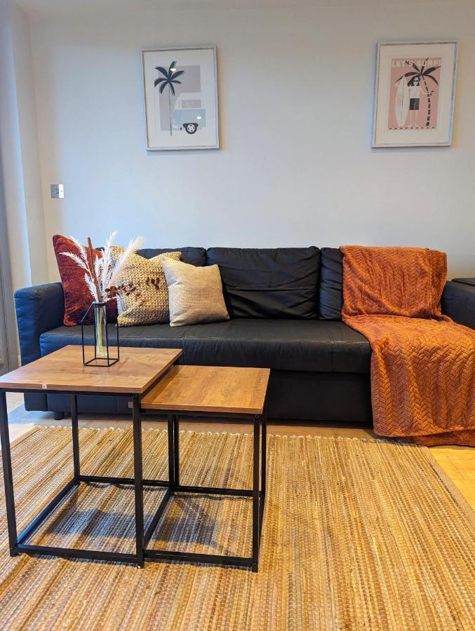Apartment 100M From Fistral Beach- Underground Parking-Surf Shower & Locker- Sleeps 6 New Quay Zewnętrze zdjęcie