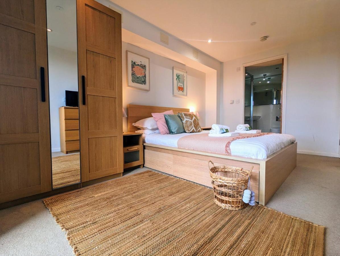 Apartment 100M From Fistral Beach- Underground Parking-Surf Shower & Locker- Sleeps 6 New Quay Zewnętrze zdjęcie