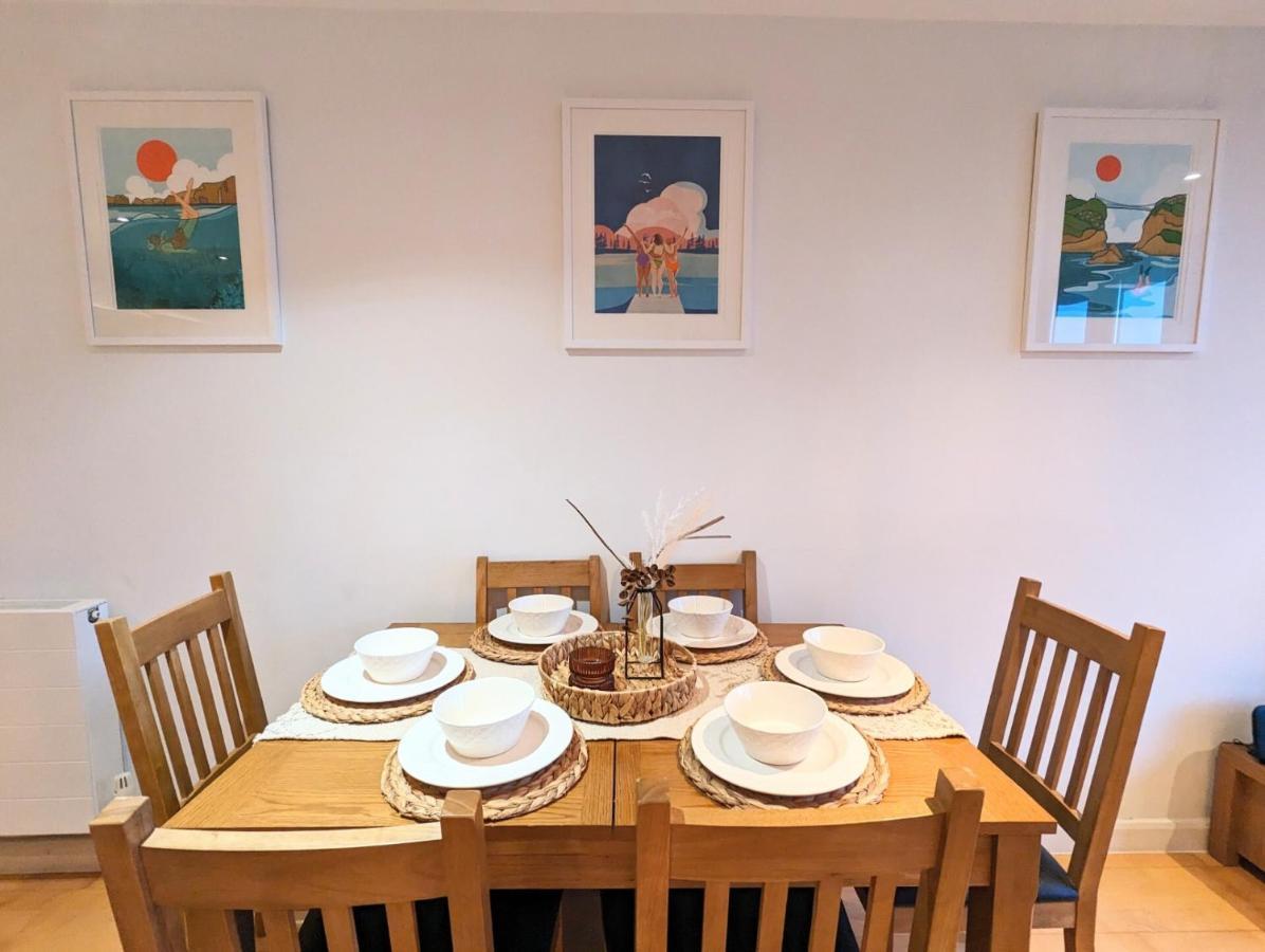 Apartment 100M From Fistral Beach- Underground Parking-Surf Shower & Locker- Sleeps 6 New Quay Zewnętrze zdjęcie
