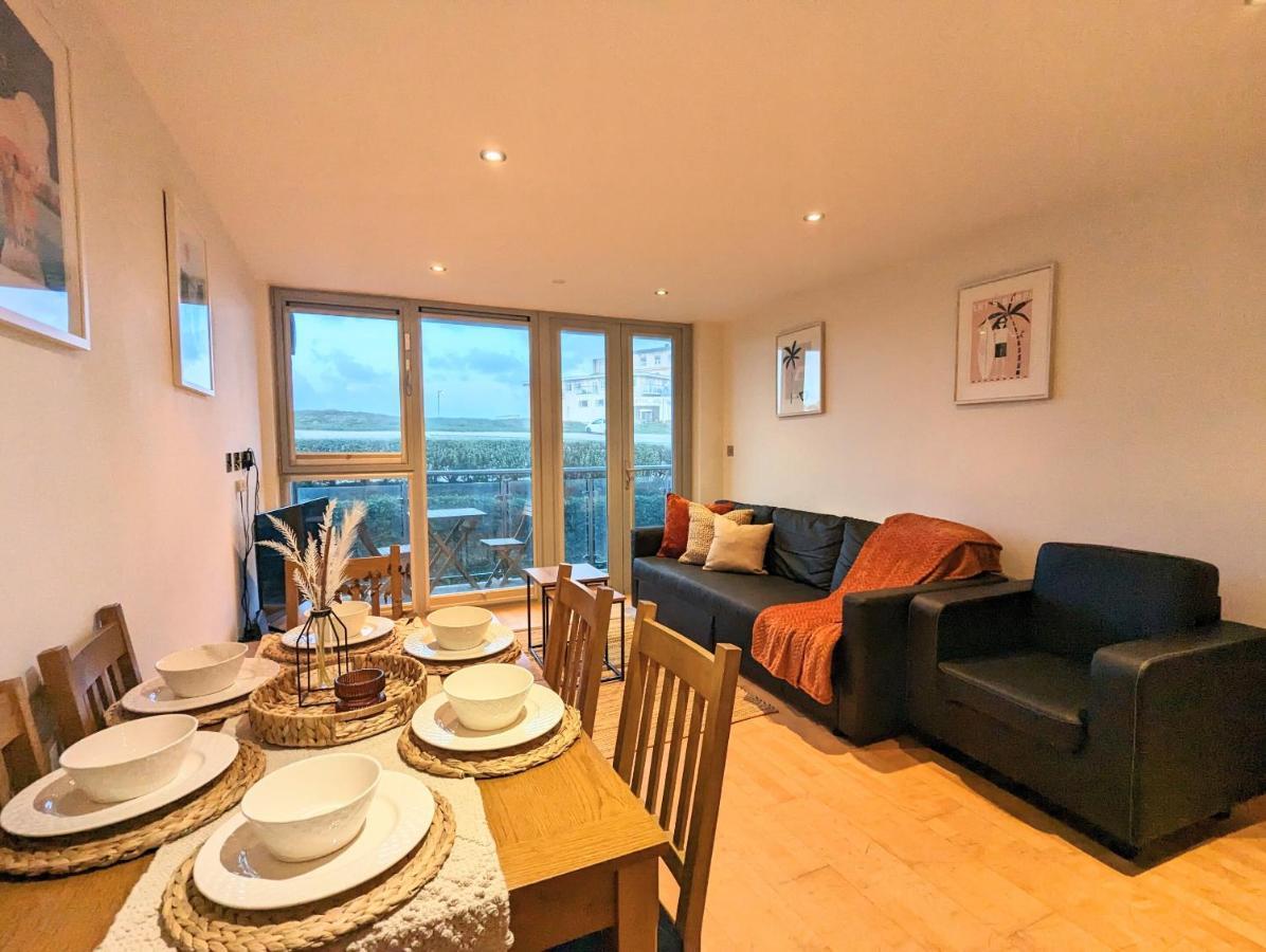 Apartment 100M From Fistral Beach- Underground Parking-Surf Shower & Locker- Sleeps 6 New Quay Zewnętrze zdjęcie