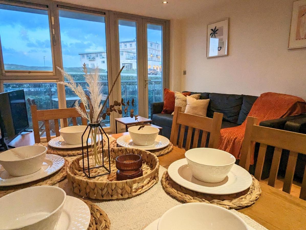 Apartment 100M From Fistral Beach- Underground Parking-Surf Shower & Locker- Sleeps 6 New Quay Zewnętrze zdjęcie